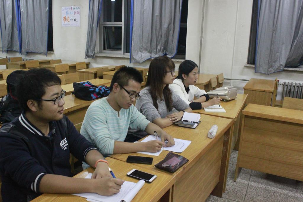 学生评判人员