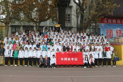 我院取得甲组第二优秀成绩,全体师生合影留念