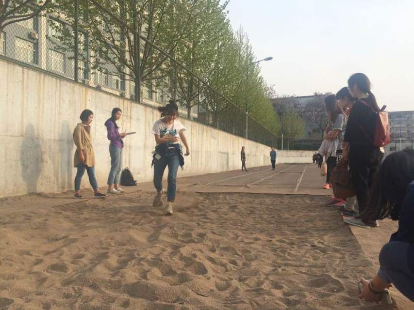 跳远选拔环节
