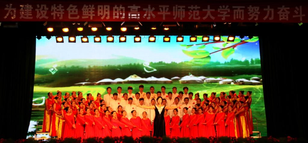 我院师生在合唱比赛中的精彩瞬间