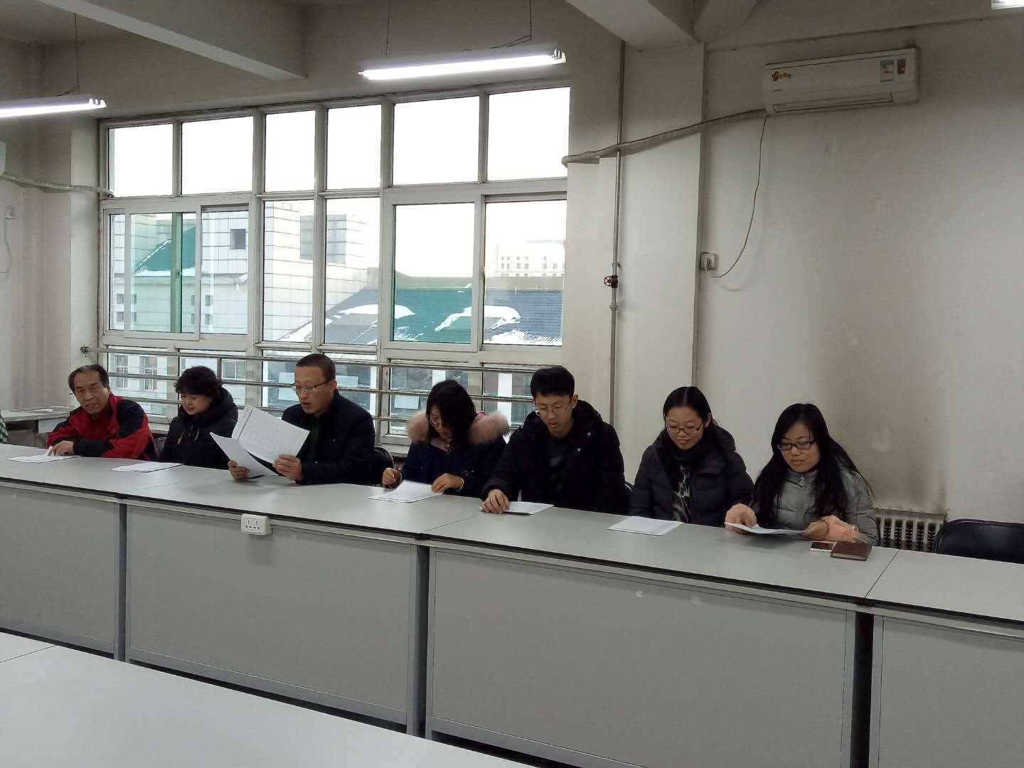 大家认真学习“红船精神”